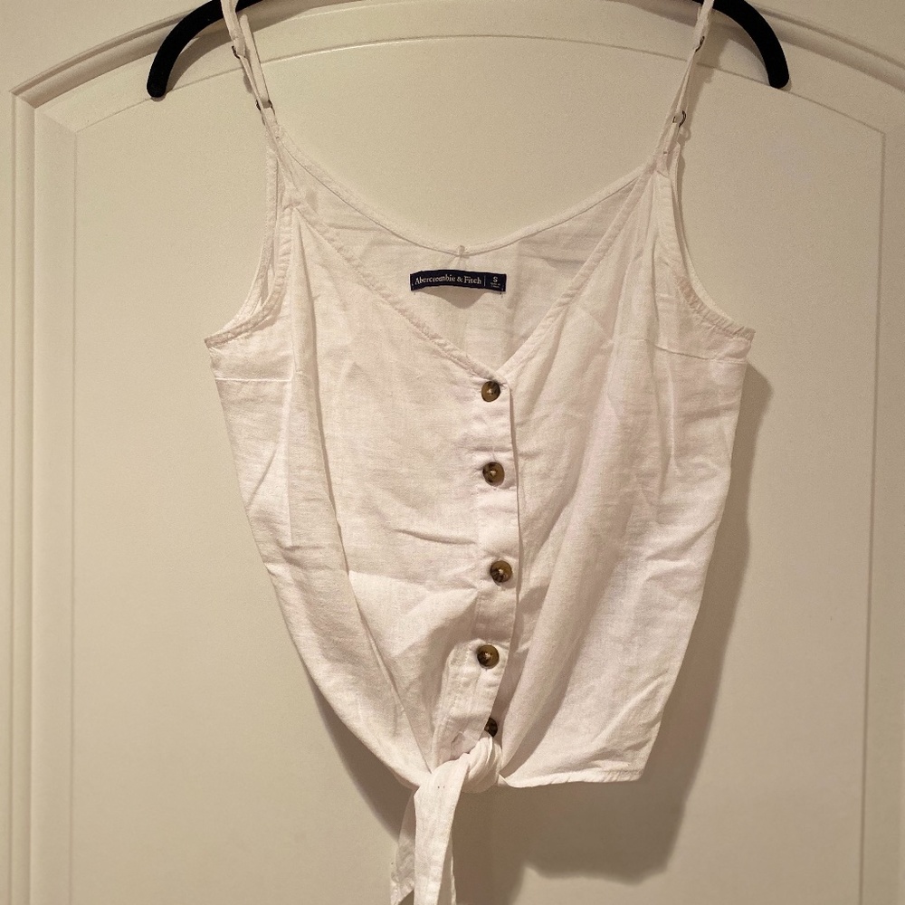 White knotted tank